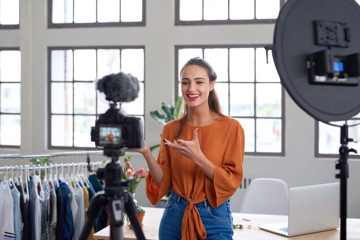 A lady following trends in online shopping and making video according to it.