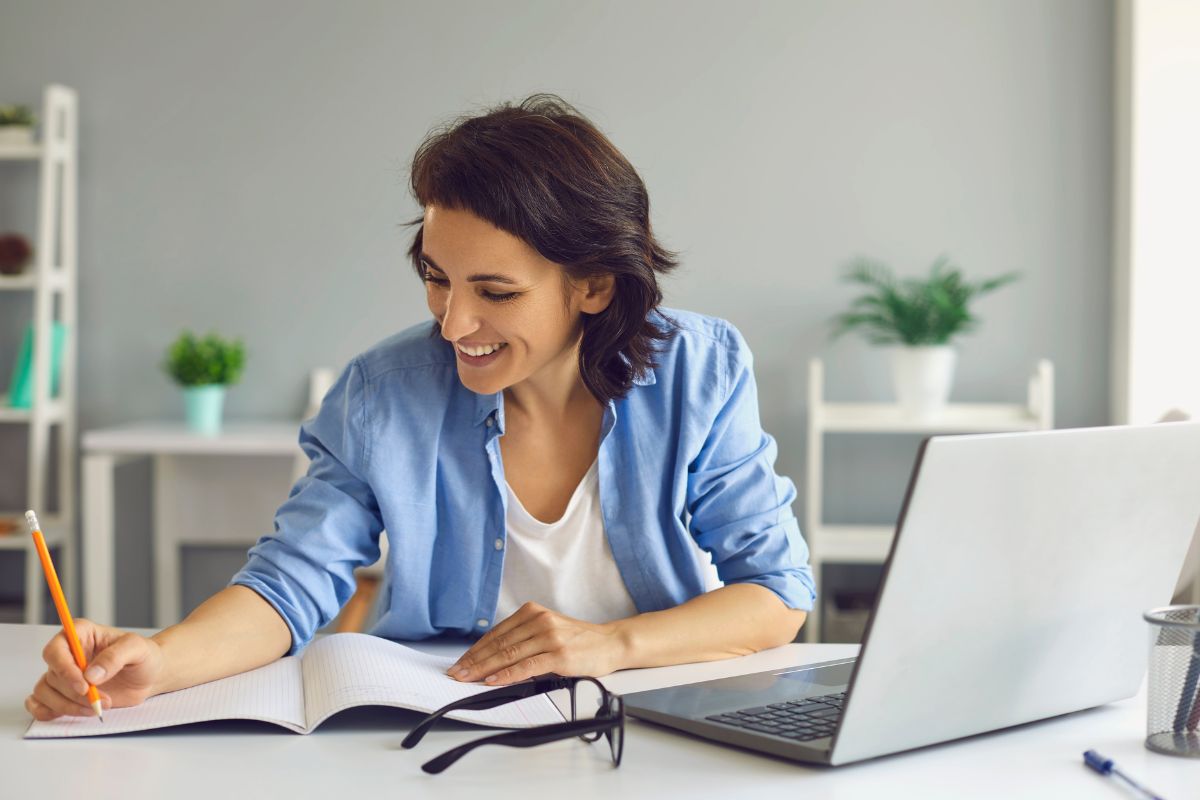 A lady providing Virtual Assistant Service to a company