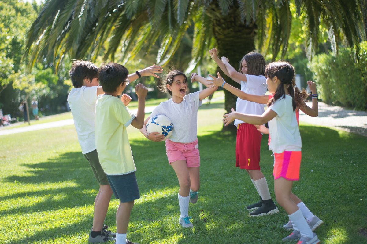 Kids playing games outdoor and wearing Linen t-shirt for more comfort