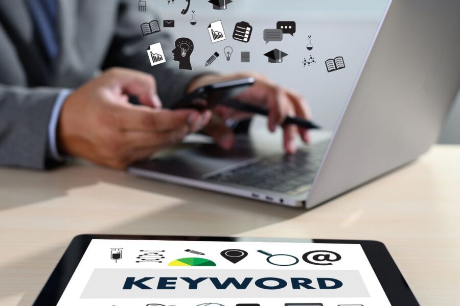 A person is doing keyword research for his affiliate marketing business